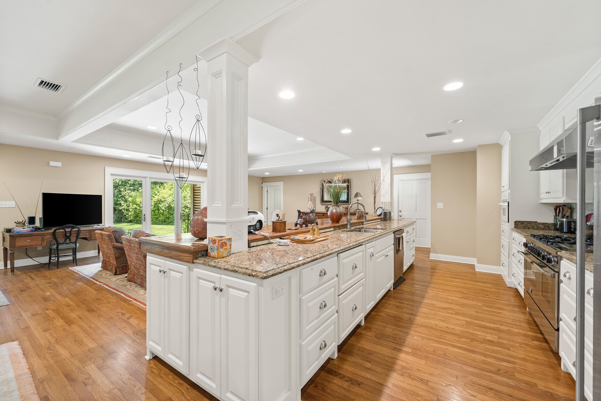 420 White Avenue Fairhope, AL 36532 - Photo 10 of 37 Kitchen