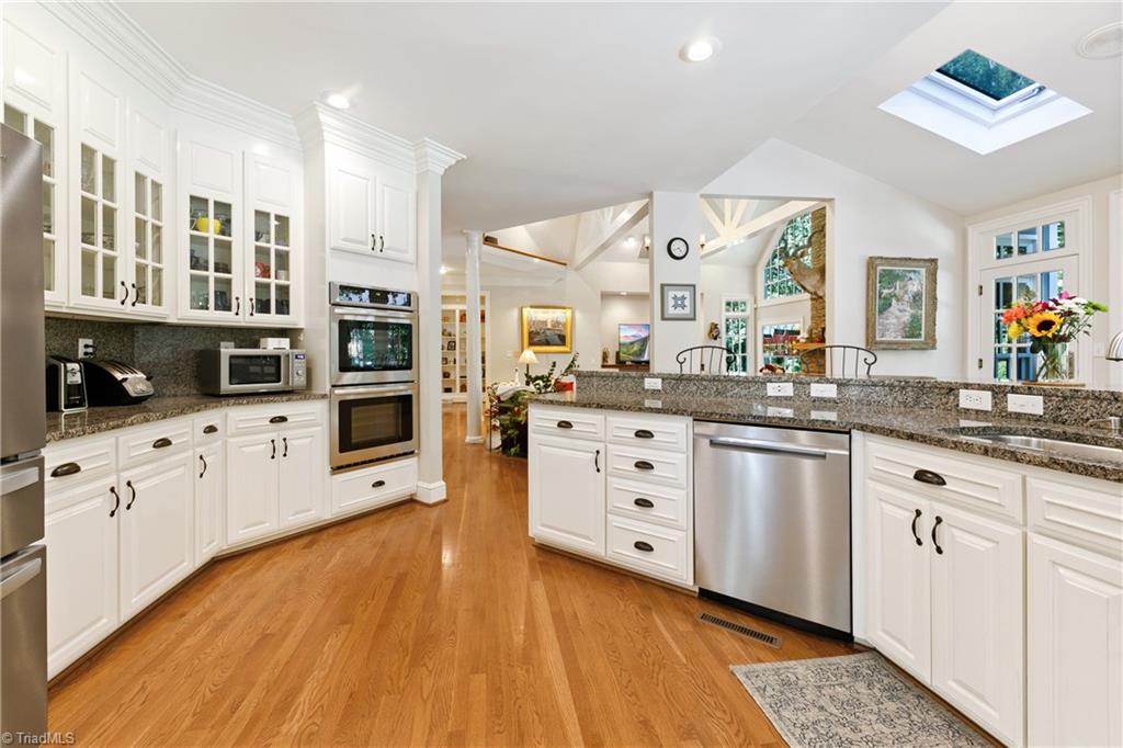 3920 Beechridge Road Winston-Salem, NC 27106 - Photo 12 of 30 View into the great room