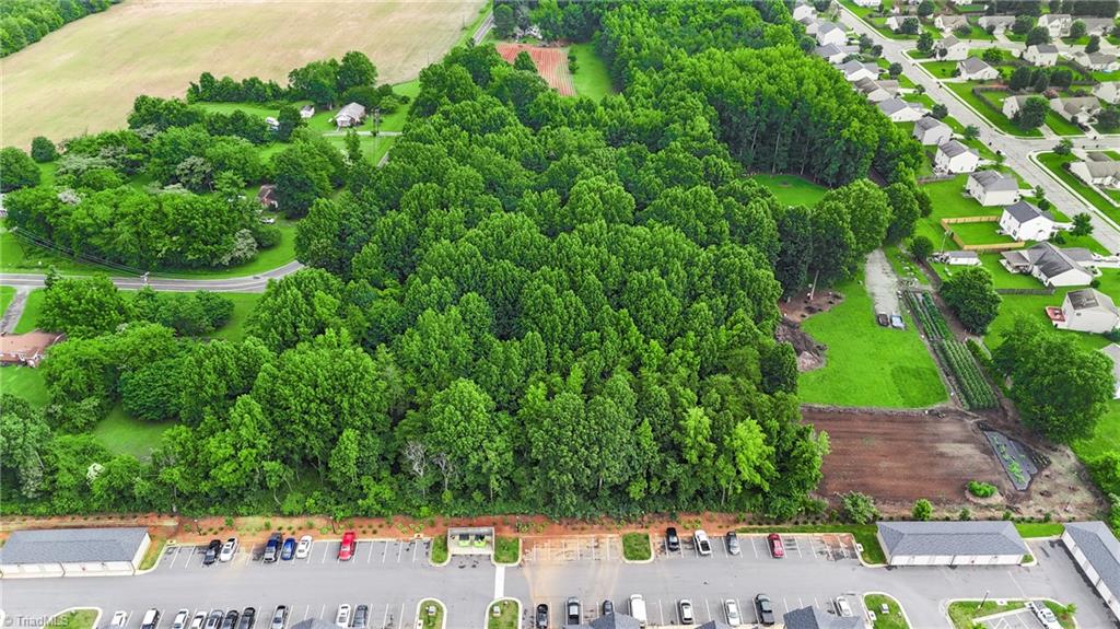 7244 Greeson Road Whitsett, NC 27377 - Photo 9 of 16 Gallery Image 9