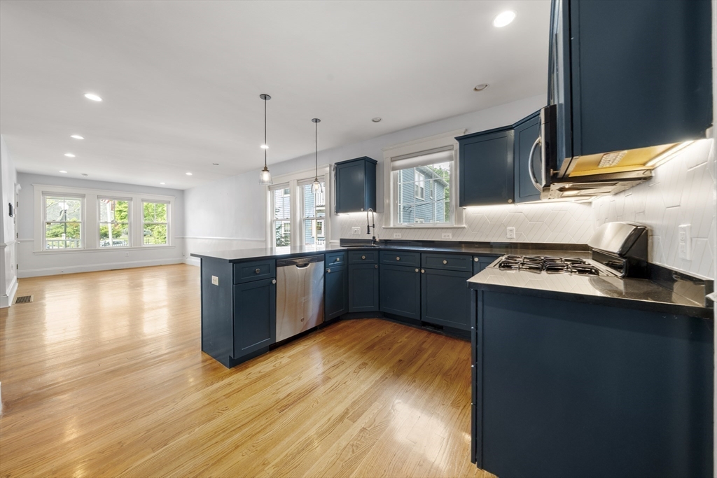 772 Centre Street, Unit 2 Boston, MA 02130 - Photo 12 of 36