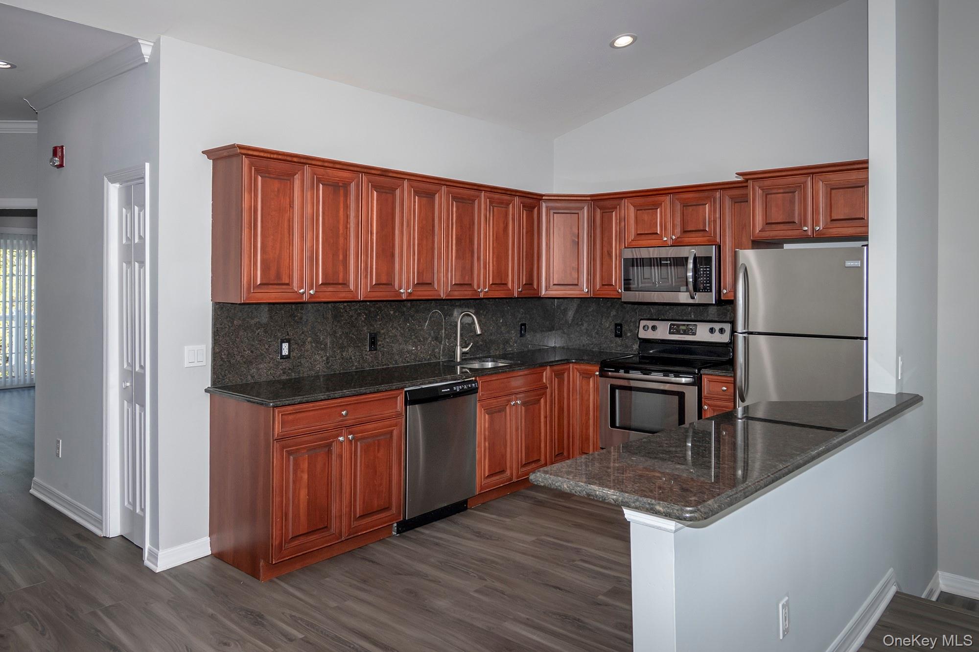 216 Centre Court, Unit 216 Medford, NY 11763 - Photo 3 of 12