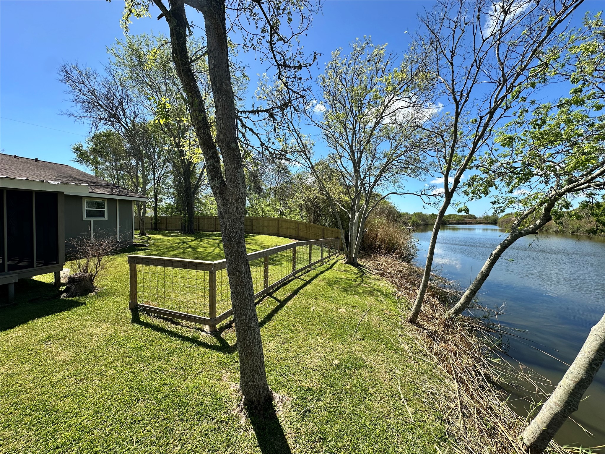 1910 Duncan Drive Oyster Creek, TX 77541 - Photo 4 of 42