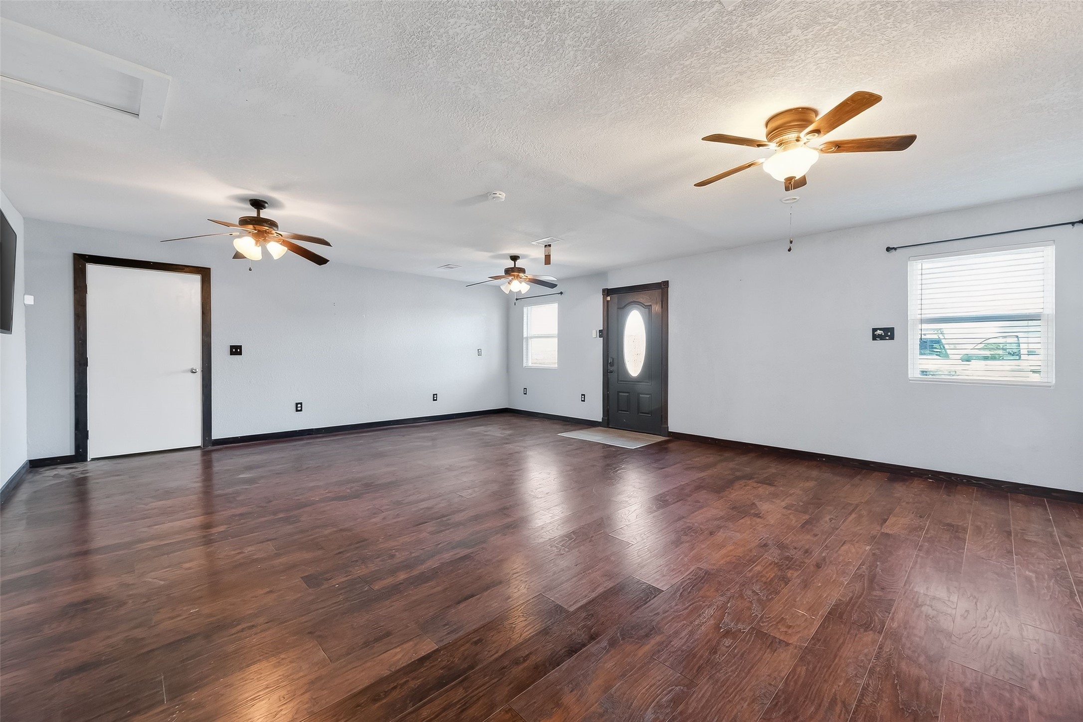 1910 Duncan Drive Oyster Creek, TX 77541 - Photo 8 of 42