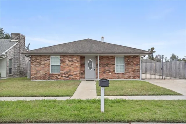 $199,000 | 3012 Oak Drive, Violet, LA 70092