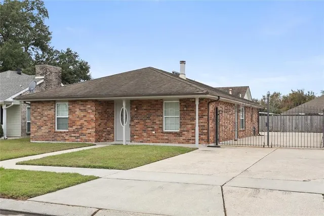 $199,000 | 3012 Oak Drive, Violet, LA 70092