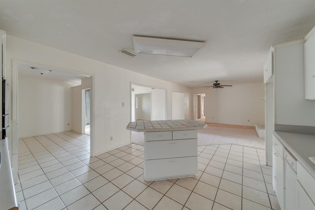 1963 East Dove Road Southlake, TX 76092 - Photo 11 of 27 a view of an empty room and window