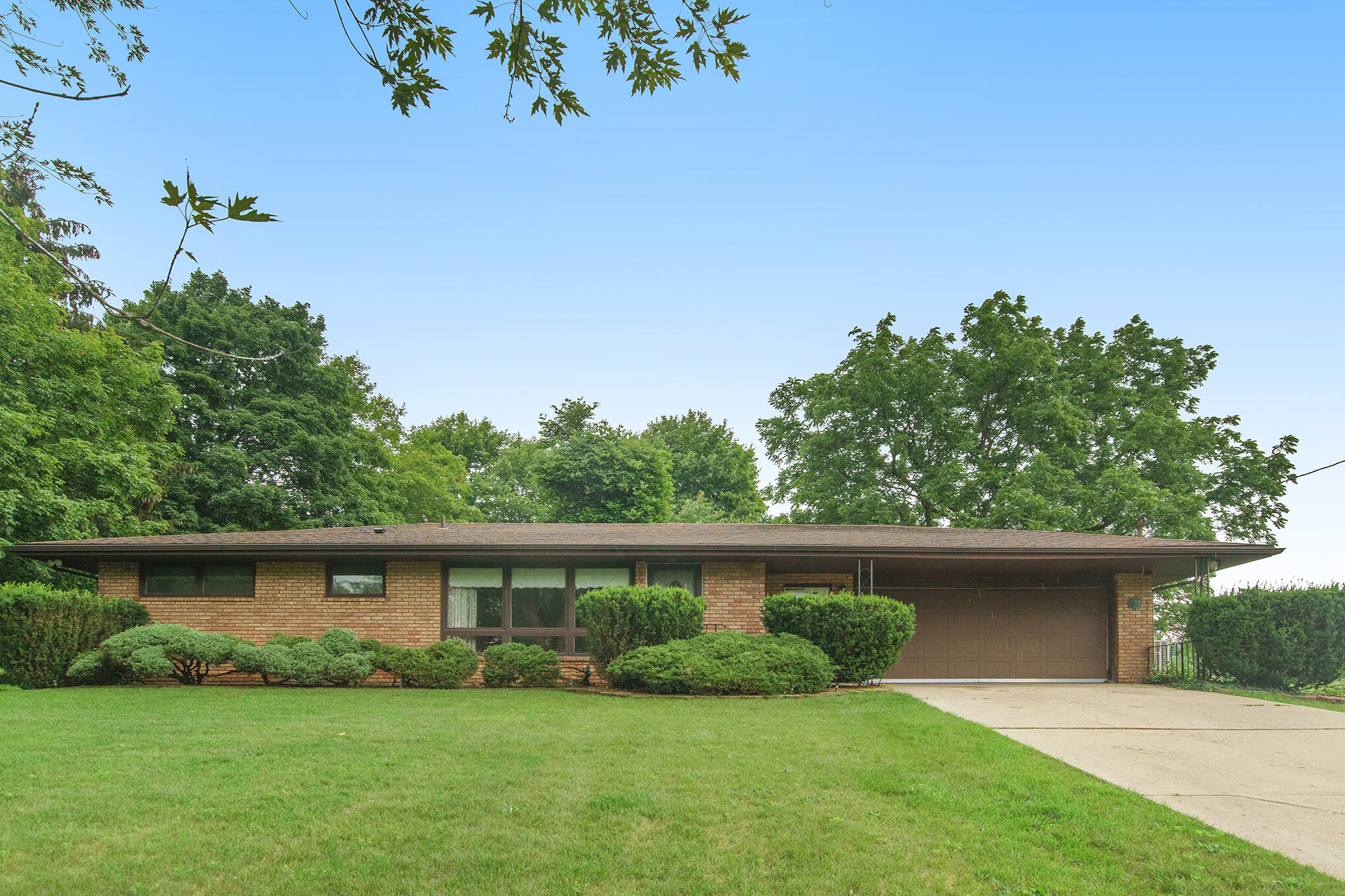8289 Chapel Road Niles, MI 49120 - Photo 1 of 27 DSC04825