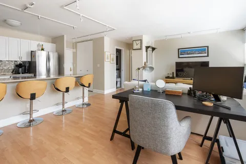 $200,000 | 33 East Cedar Street, Unit 11C, Chicago, IL 60611