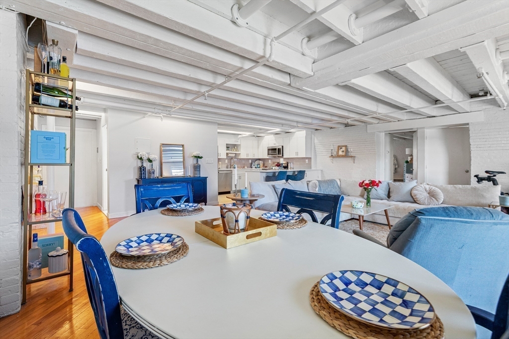 33 Commercial Wharf, Unit 32 Boston, MA 02110 - Photo 8 of 26