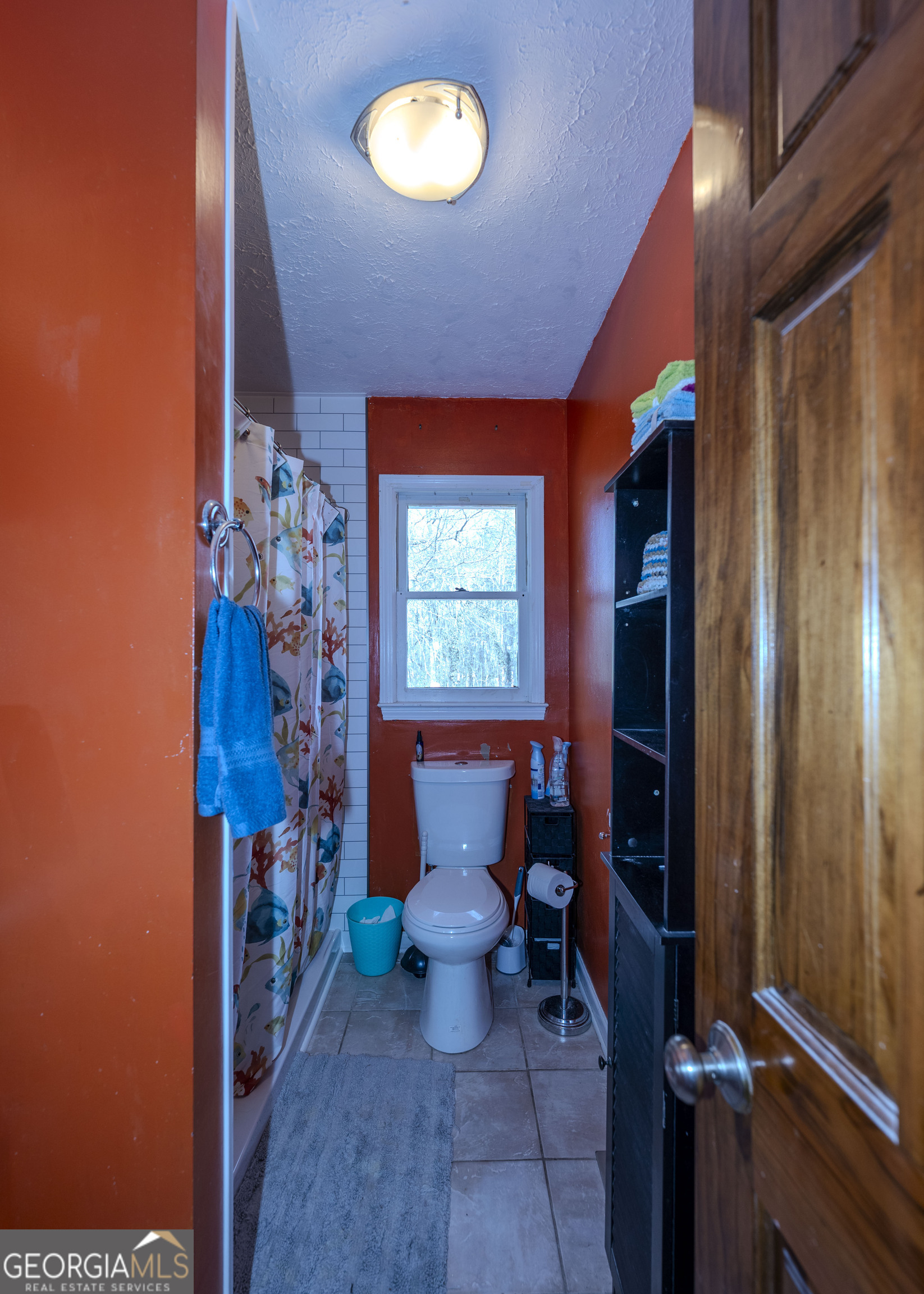 213 Ricefield Road Hartwell, GA 30643 - Photo 12 of 18 a view of a hallway with furniture and a window