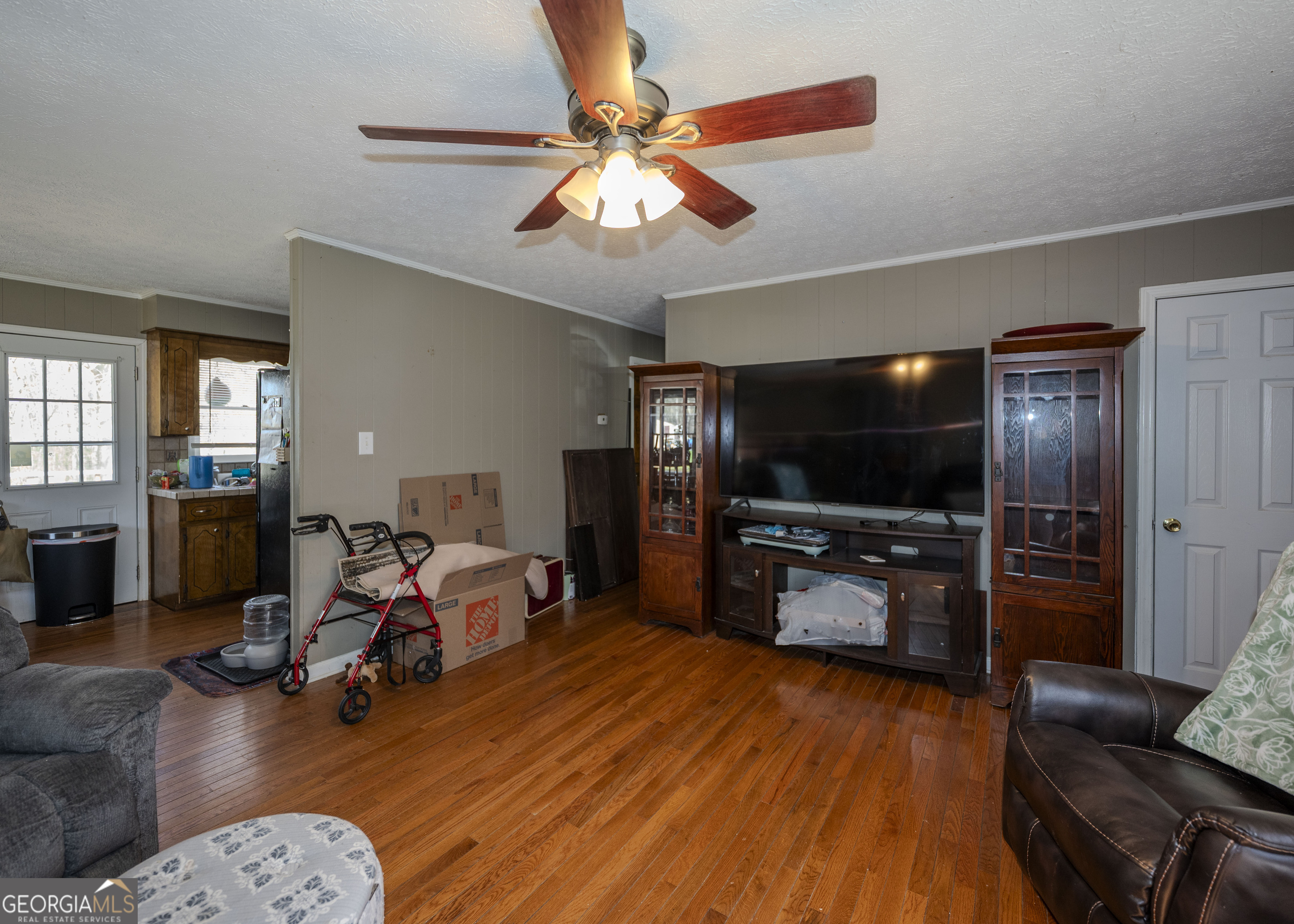 213 Ricefield Road Hartwell, GA 30643 - Photo 6 of 18 a living room with furniture and a flat screen tv