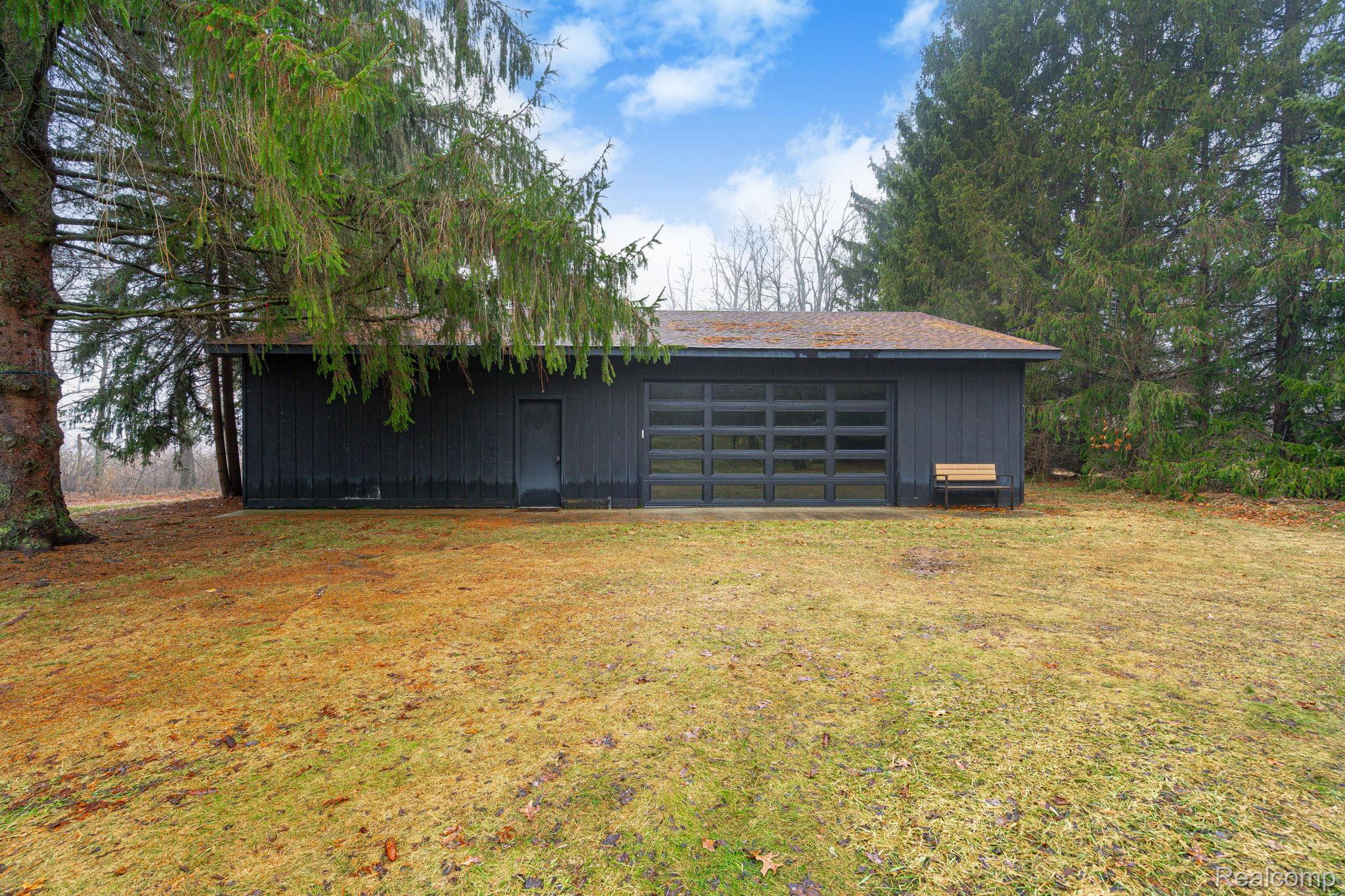 6803 Napoleon Road Jackson, MI 49201 - Photo 14 of 59 14-web-or-mls-Exteriors (14 of 14).jpg