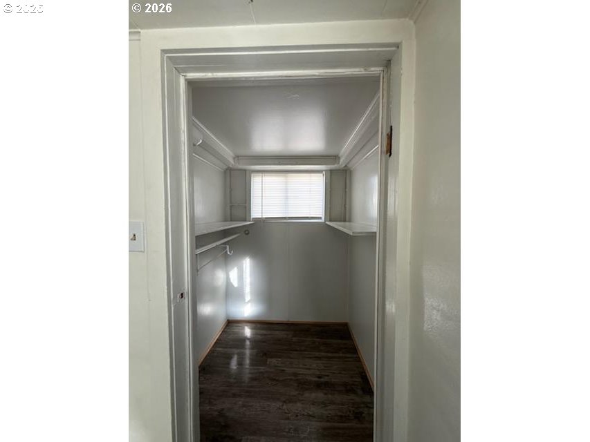 1908 Adams Avenue La Grande, OR 97850 - Photo 2 of 12 a view of entryway