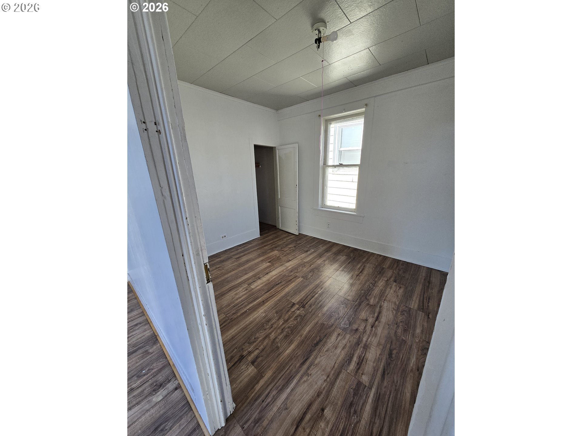1908 Adams Avenue La Grande, OR 97850 - Photo 7 of 12 a view of a hallway with windows