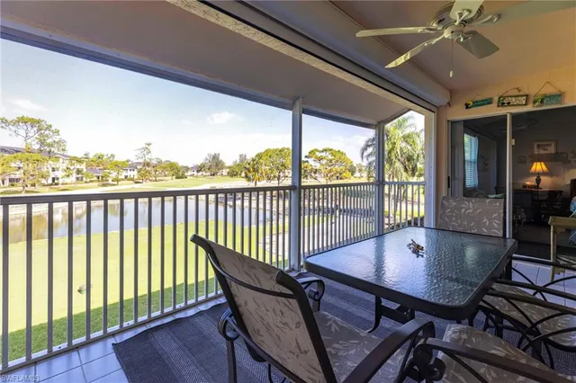 $336,500 | 940 Woodshire Lane, Unit M10, Naples, FL 34105