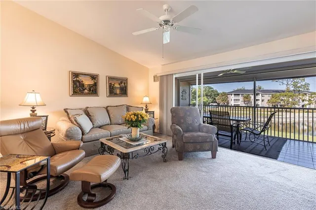 $336,500 | 940 Woodshire Lane, Unit M10, Naples, FL 34105