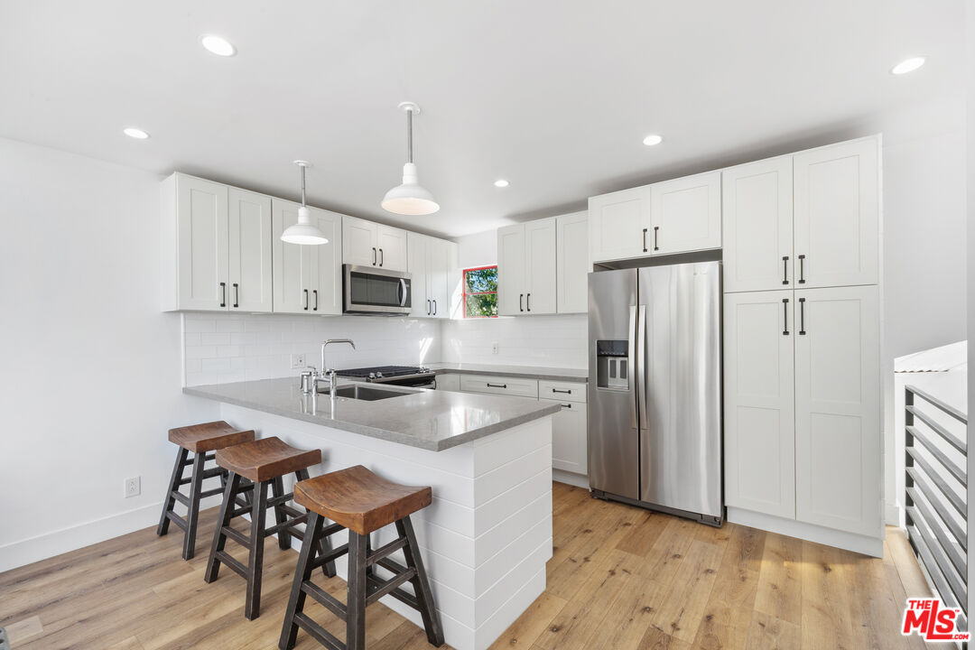 29235 Heathercliff Road, Unit 6 Malibu, CA 90265 - Photo 15 of 24