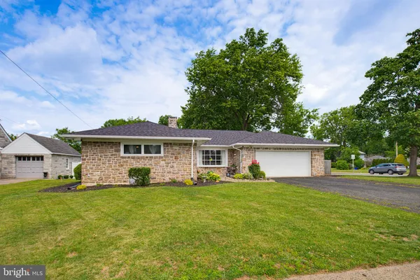$419,000 | 951 North Evans Street, Pottstown, PA 19464