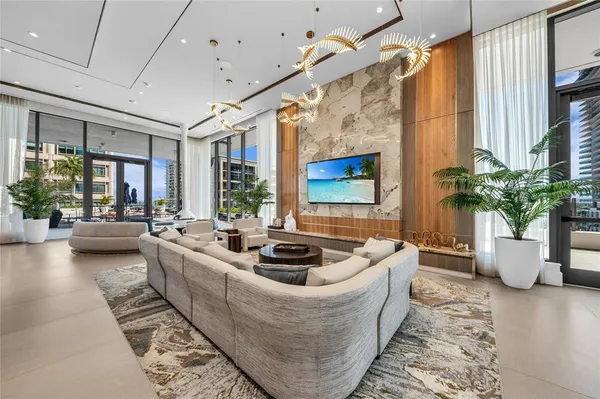 $9,500 | 275 1st Avenue South, Unit 2204, St. Petersburg, FL 33701