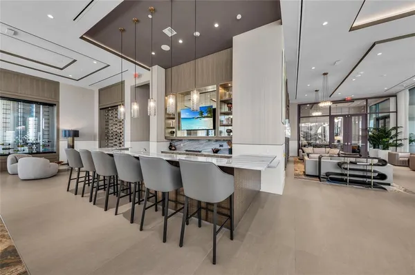 $9,500 | 275 1st Avenue South, Unit 2204, St. Petersburg, FL 33701