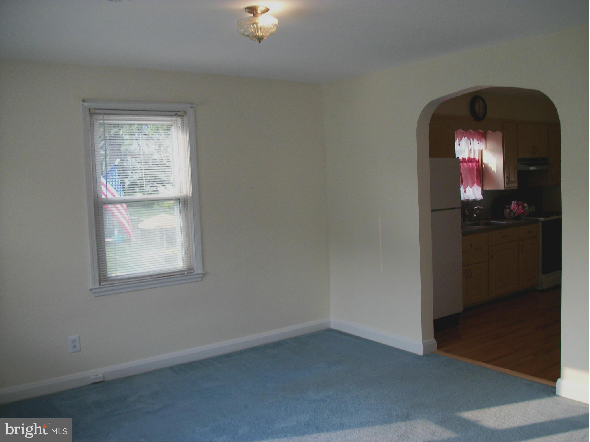 11 Forest Road Baltimore, MD 21220 - Photo 3 of 15 Living Room