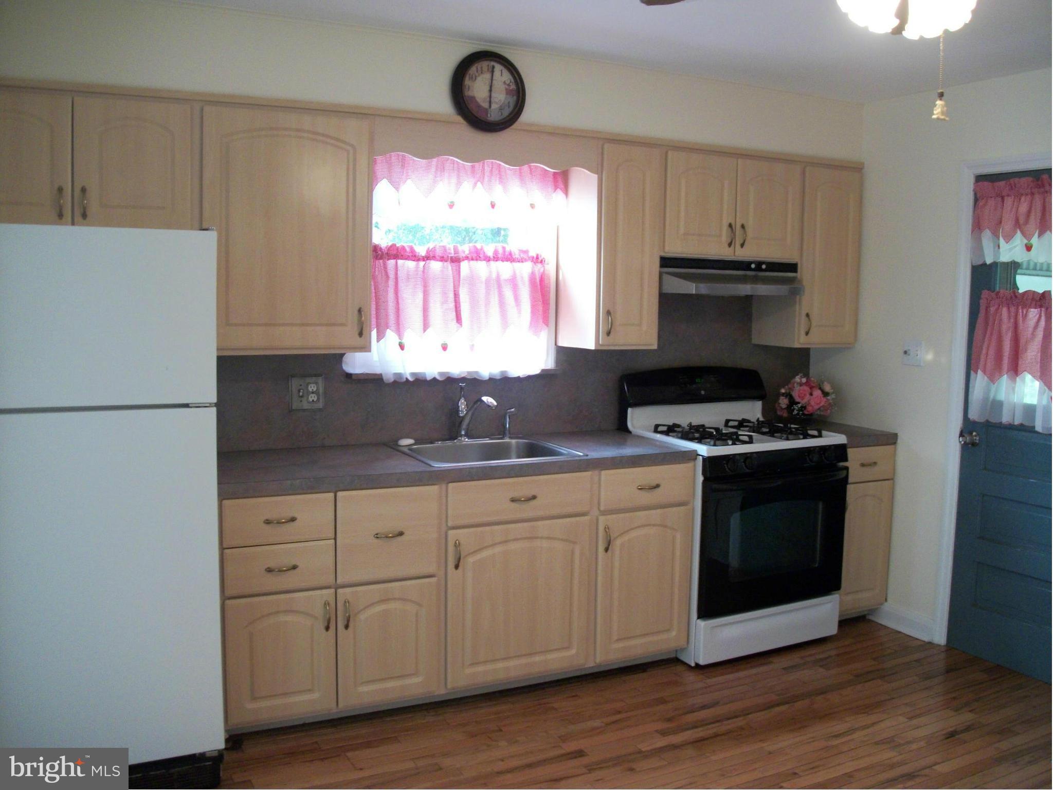 11 Forest Road Baltimore, MD 21220 - Photo 5 of 15 Kitchen