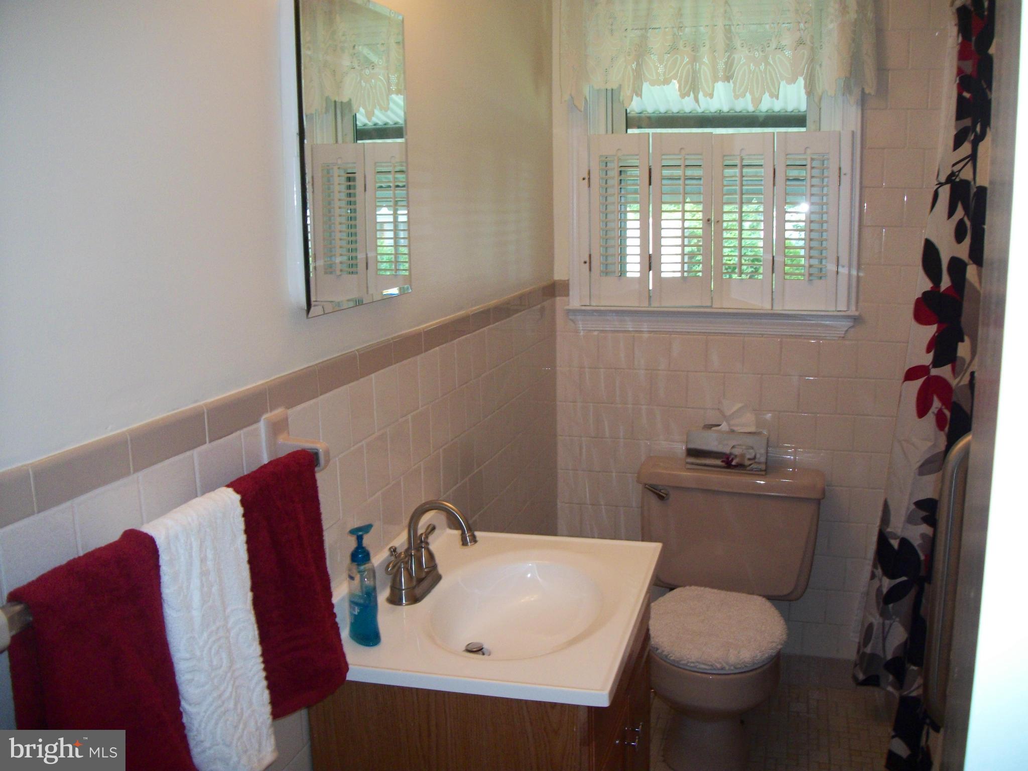 11 Forest Road Baltimore, MD 21220 - Photo 8 of 15 Bath