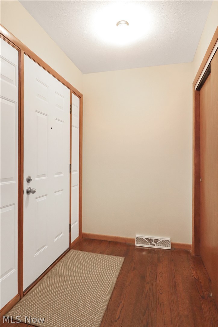 3003 Bancroft Road Akron, OH 44333 - Photo 3 of 29 Gallery Image 3