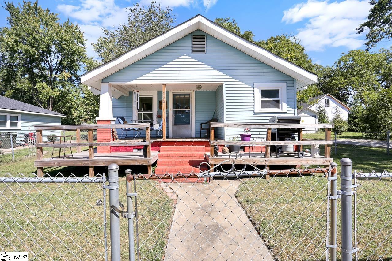 206 Hubert Street Greer, SC 29650 - Photo 1 of 33