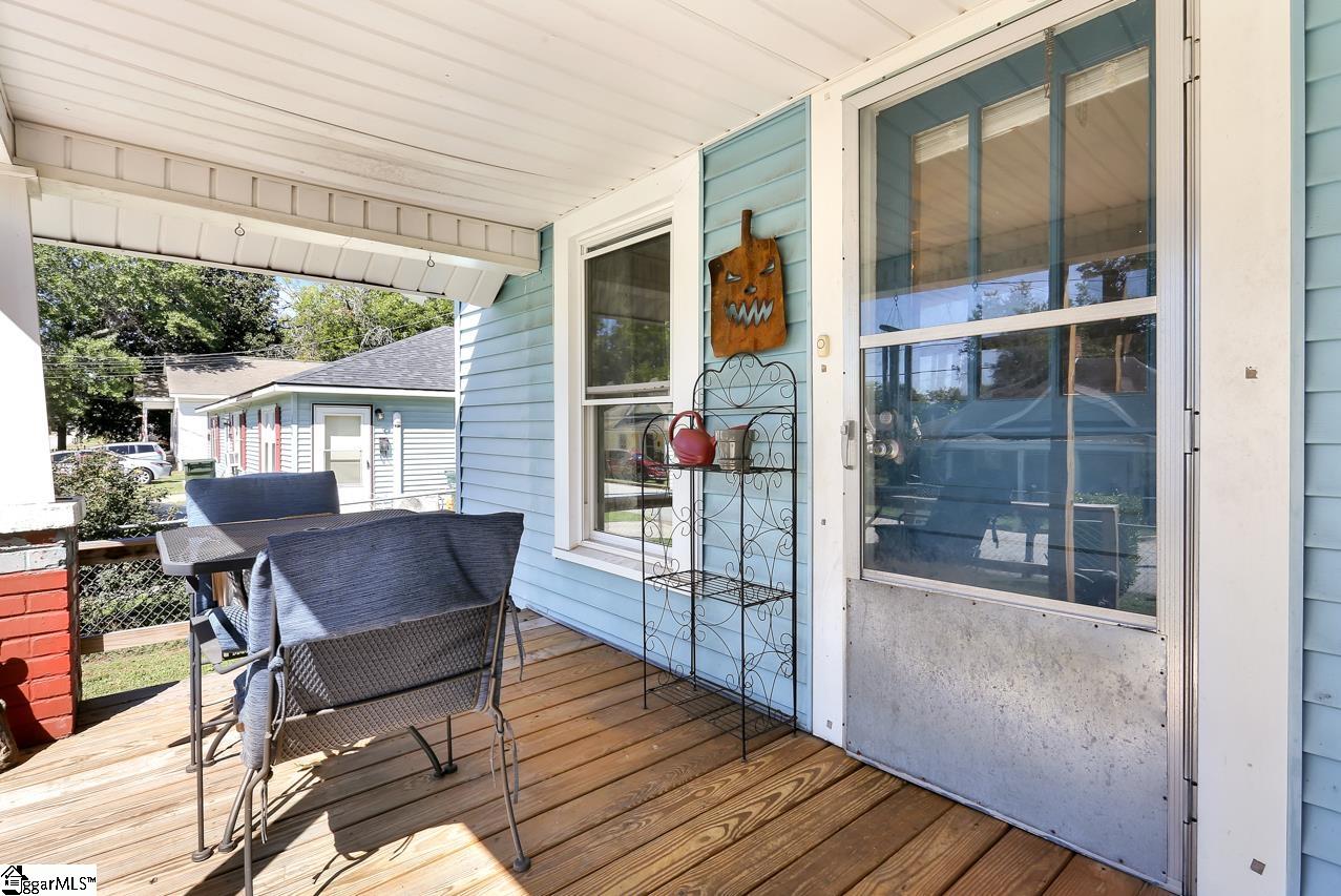 206 Hubert Street Greer, SC 29650 - Photo 3 of 33