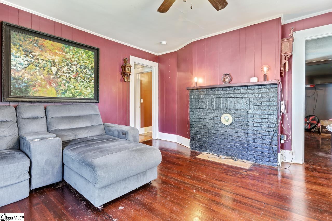 206 Hubert Street Greer, SC 29650 - Photo 5 of 33