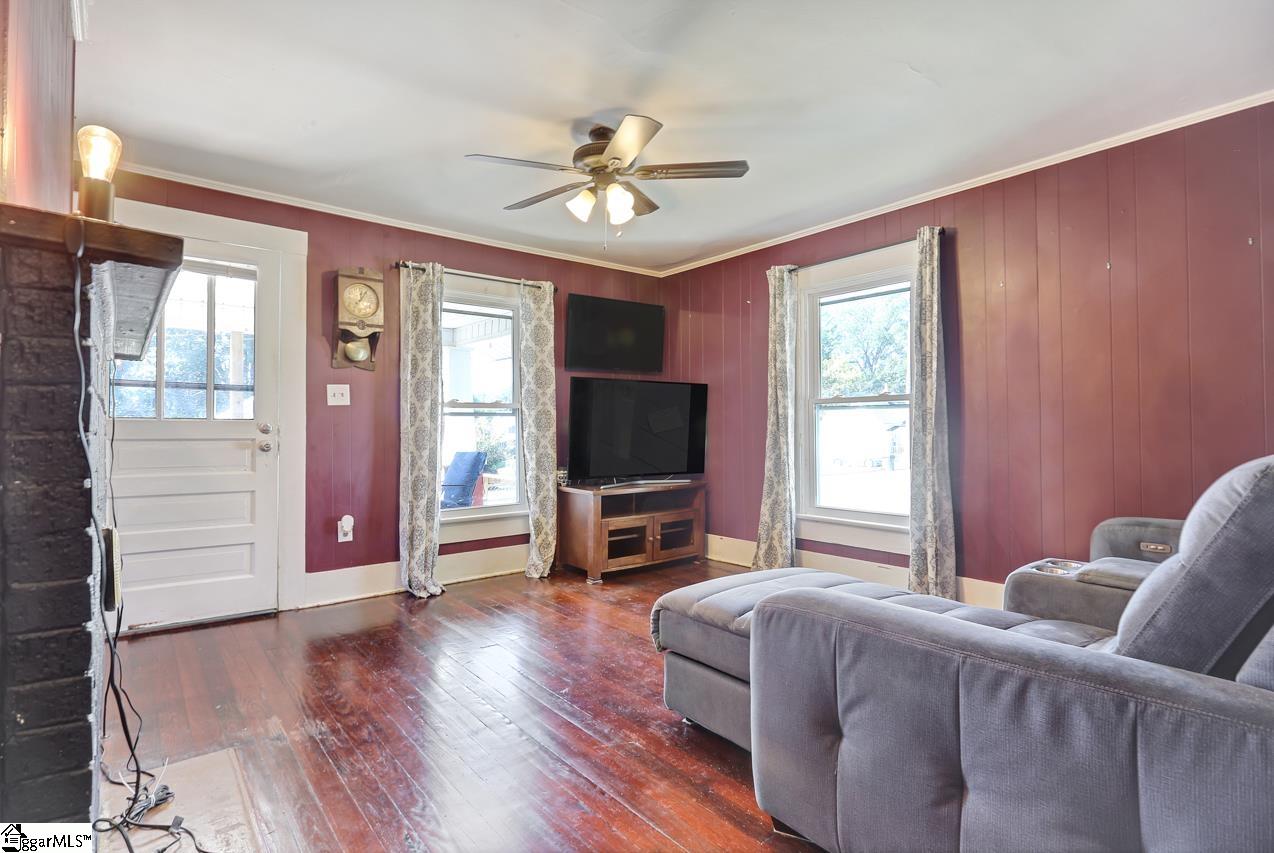 206 Hubert Street Greer, SC 29650 - Photo 6 of 33