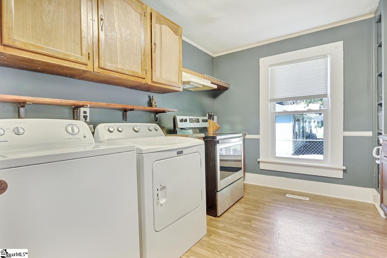 206 Hubert Street Greer, SC 29650 - Photo 8 of 33