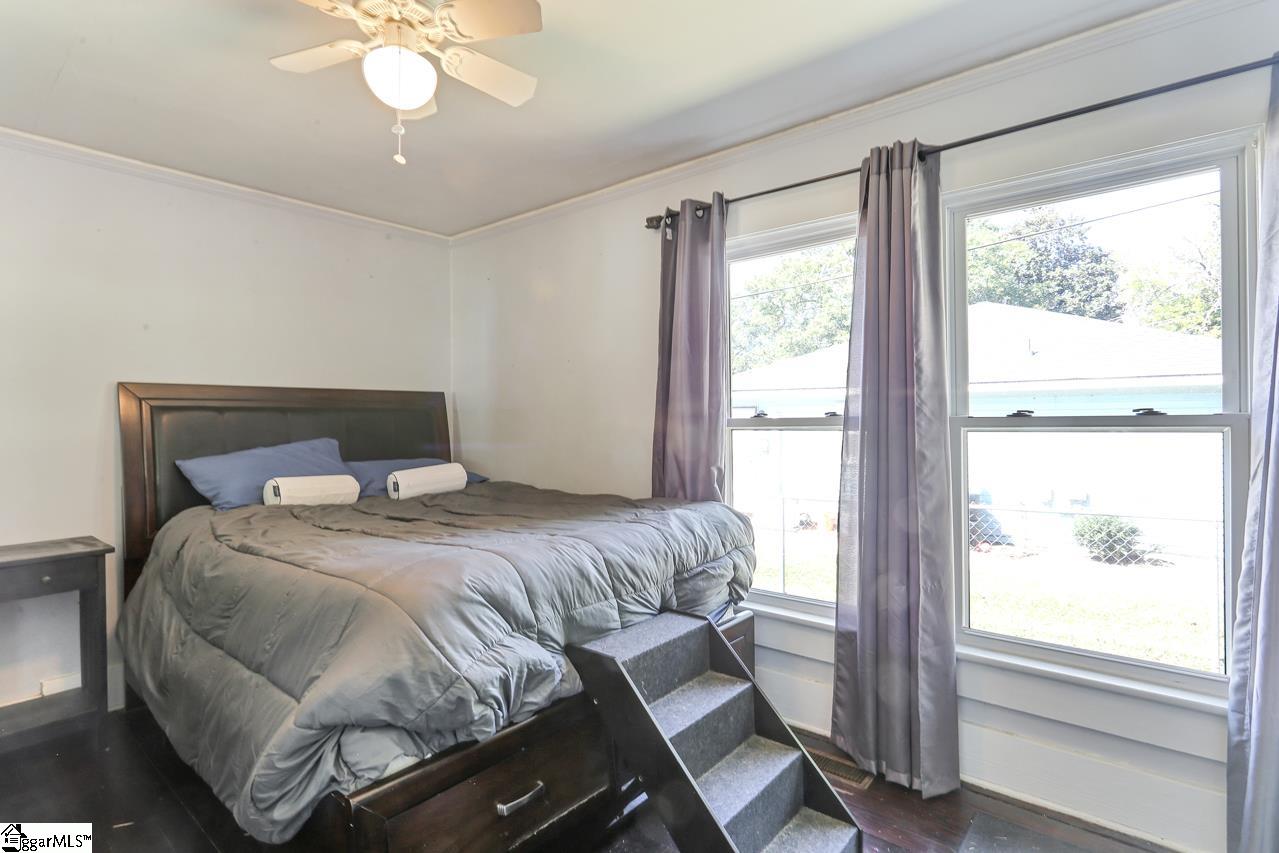 206 Hubert Street Greer, SC 29650 - Photo 10 of 33