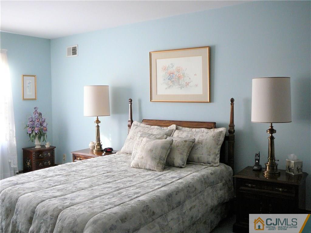 7 Amherst Street Edison, NJ 08820 - Photo 11 of 15 Gallery Image 11
