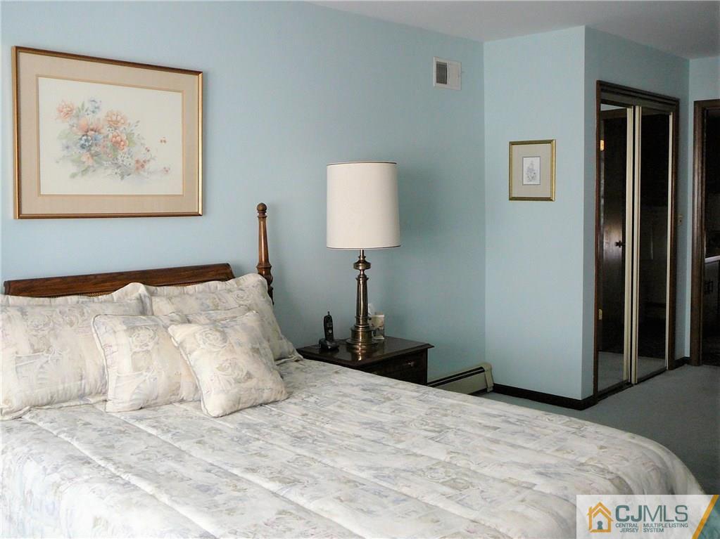 7 Amherst Street Edison, NJ 08820 - Photo 12 of 15 Gallery Image 12