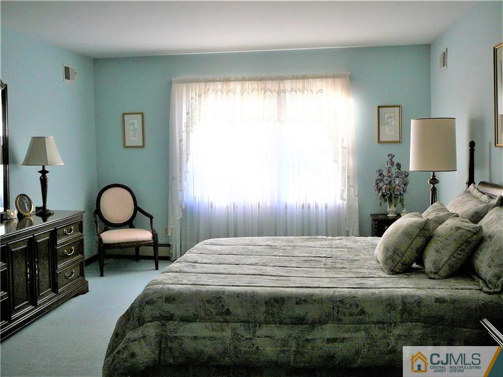 7 Amherst Street Edison, NJ 08820 - Photo 10 of 15 Gallery Image 10