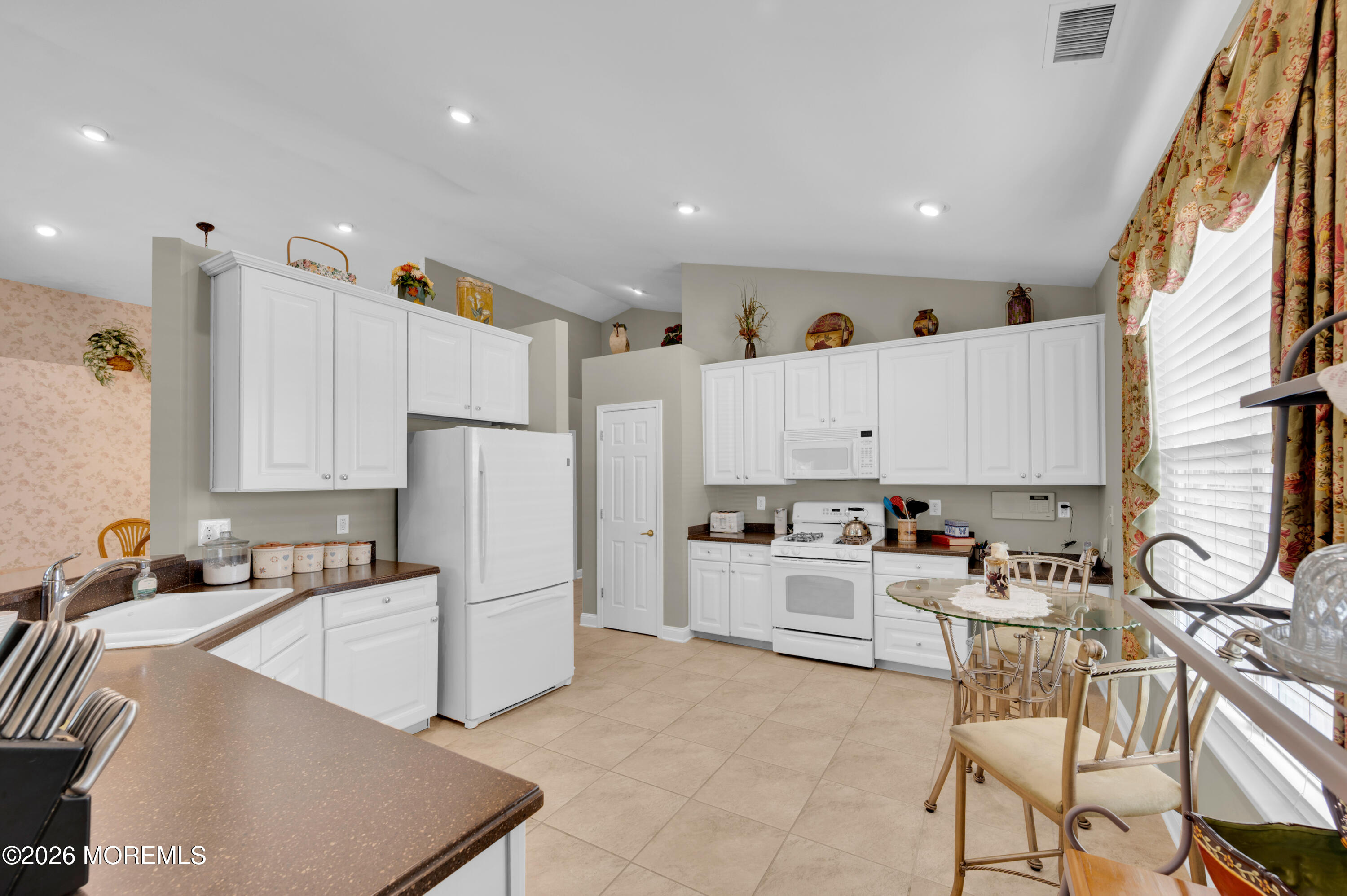 29 Nottingham Way Jackson, NJ 08527 - Photo 6 of 24 Kitchen 3