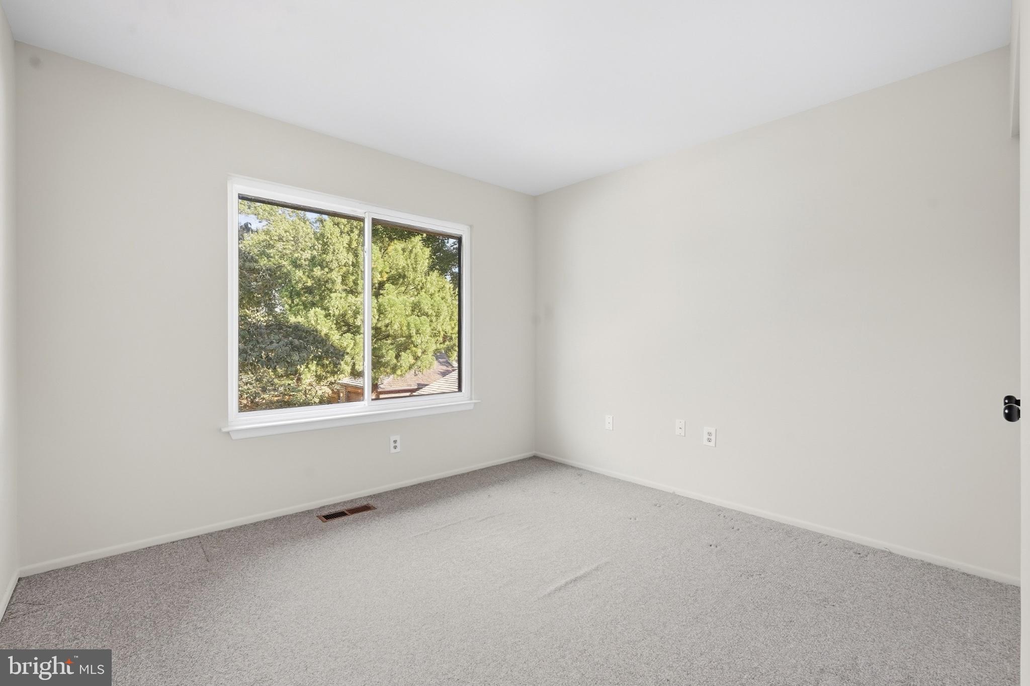 2165 Cabots Point Lane Reston, VA 20191 - Photo 29 of 40 Gallery Image 29