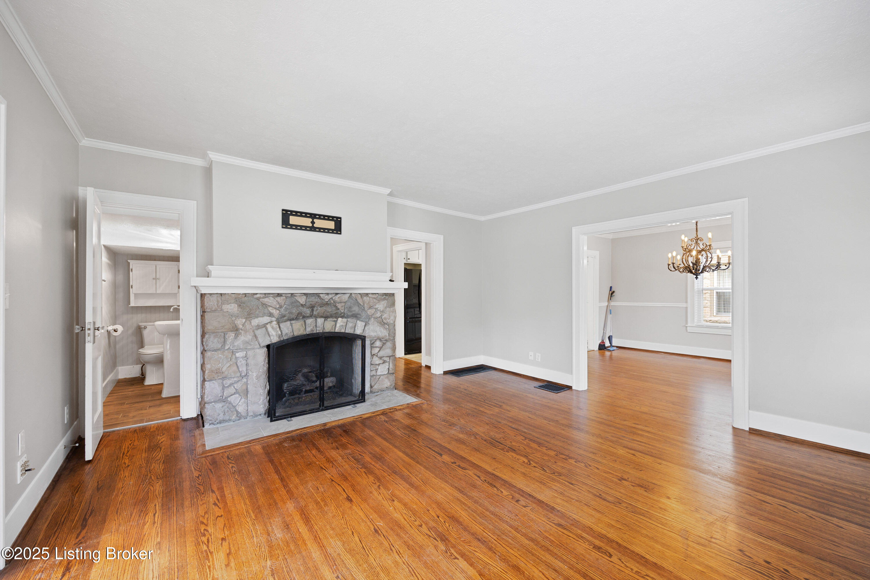 3224 Lexington Road Louisville, KY 40206 - Photo 6 of 32 009