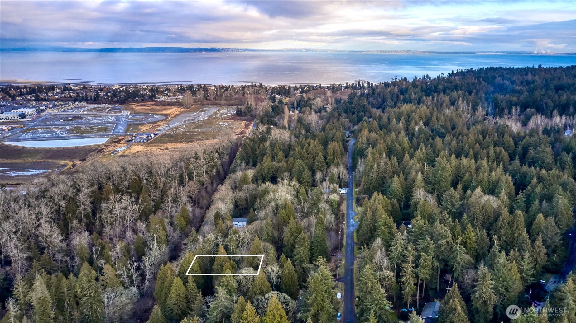 25 Roosevelt Way Point Roberts, WA 98281 - Photo 1 of 12 a view of a city
