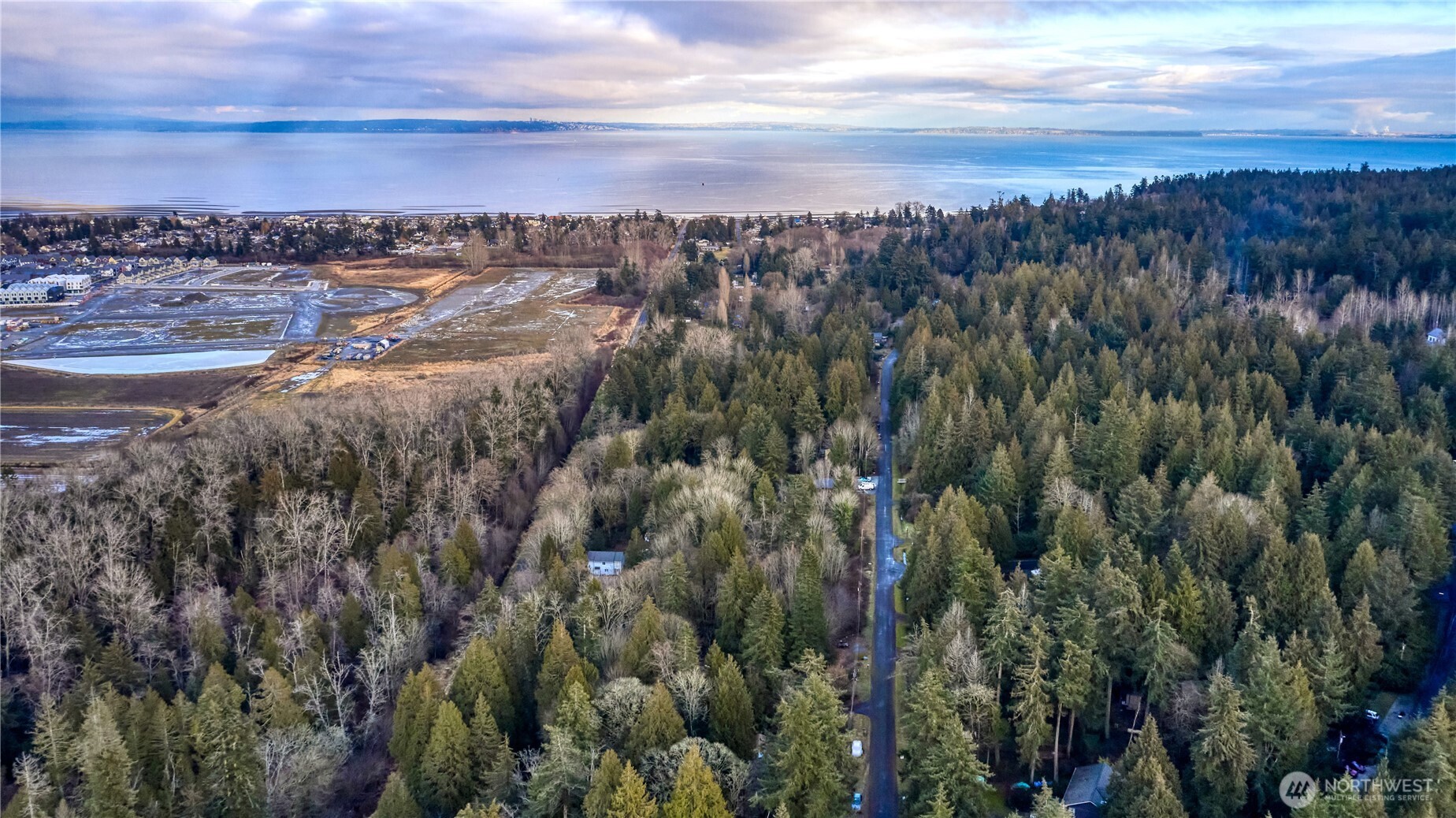 25 Roosevelt Way Point Roberts, WA 98281 - Photo 4 of 12 a view of a city