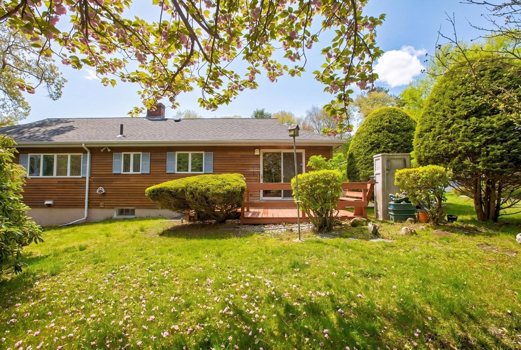 18 Williams Road Lynnfield, MA 01940 - Photo 34 of 40
