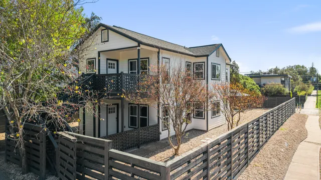 $3,500 | 814 West Mary Street, Unit A, Austin, TX 78704