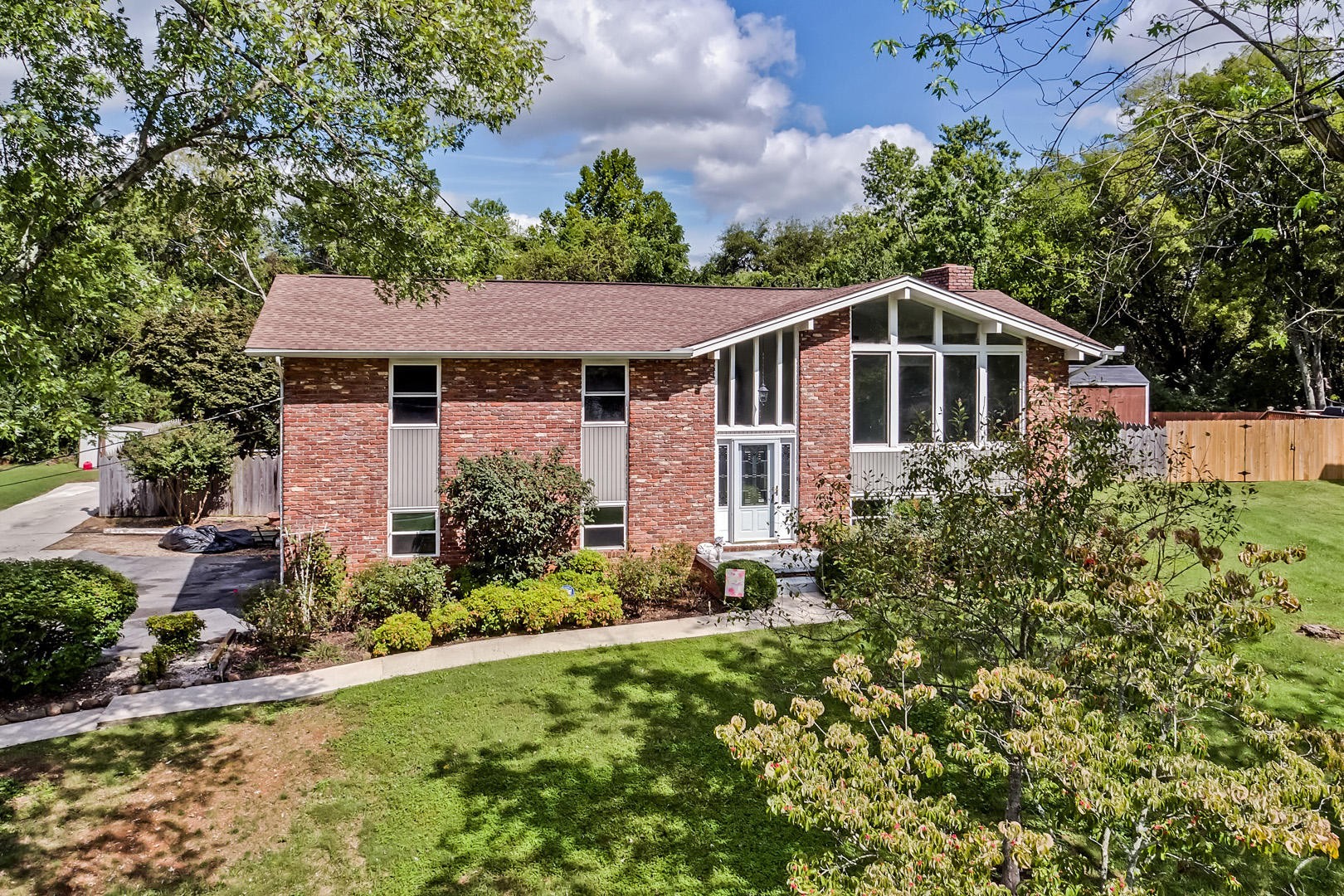 1108 Roderick Road Knoxville, TN 37923 - Photo 1 of 40 Gallery Image 1