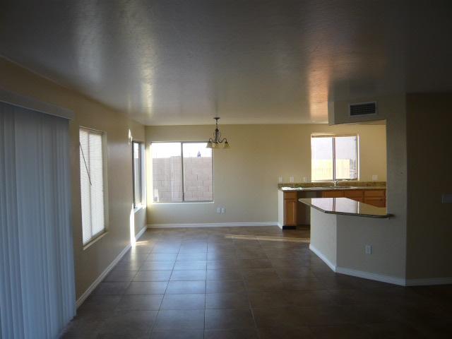 7604 West Ocotillo Road Glendale, AZ 85303 - Photo 6 of 9 dining and kitchen