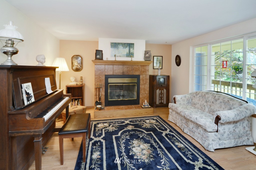 13607 Fagerud Road Southeast Olalla, WA 98359 - Photo 4 of 25 Gallery Image 4
