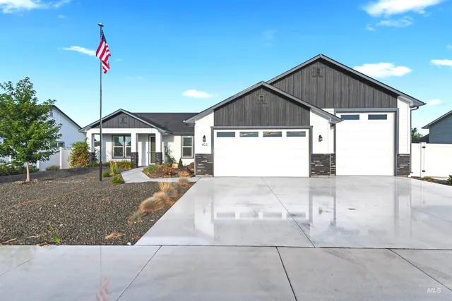 $489,999 | 403 Blacksmith Avenue, Fruitland, ID 83619