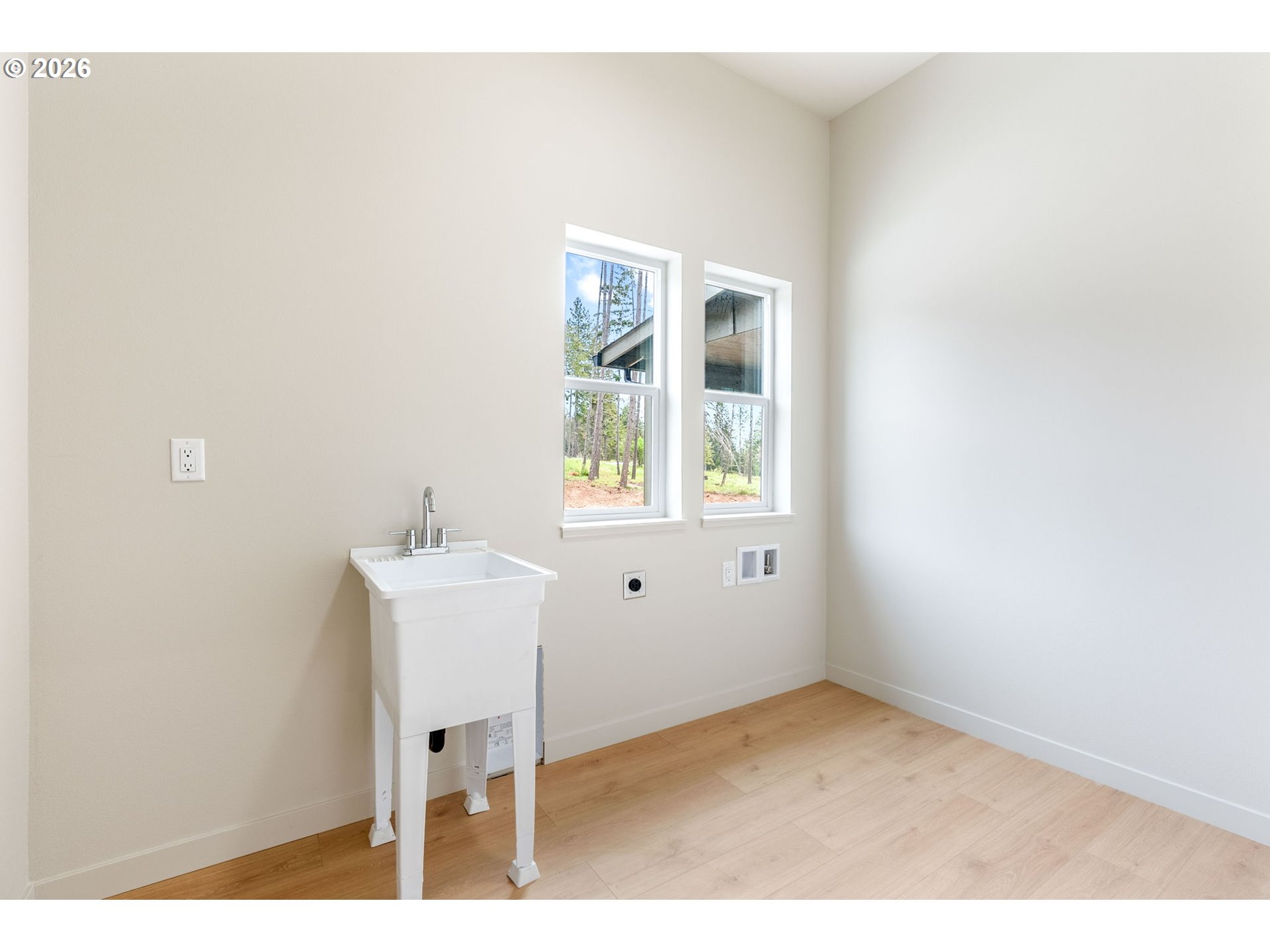 16 Snag Road Lyle, WA 98635 - Photo 12 of 43 a view of an empty room with a window