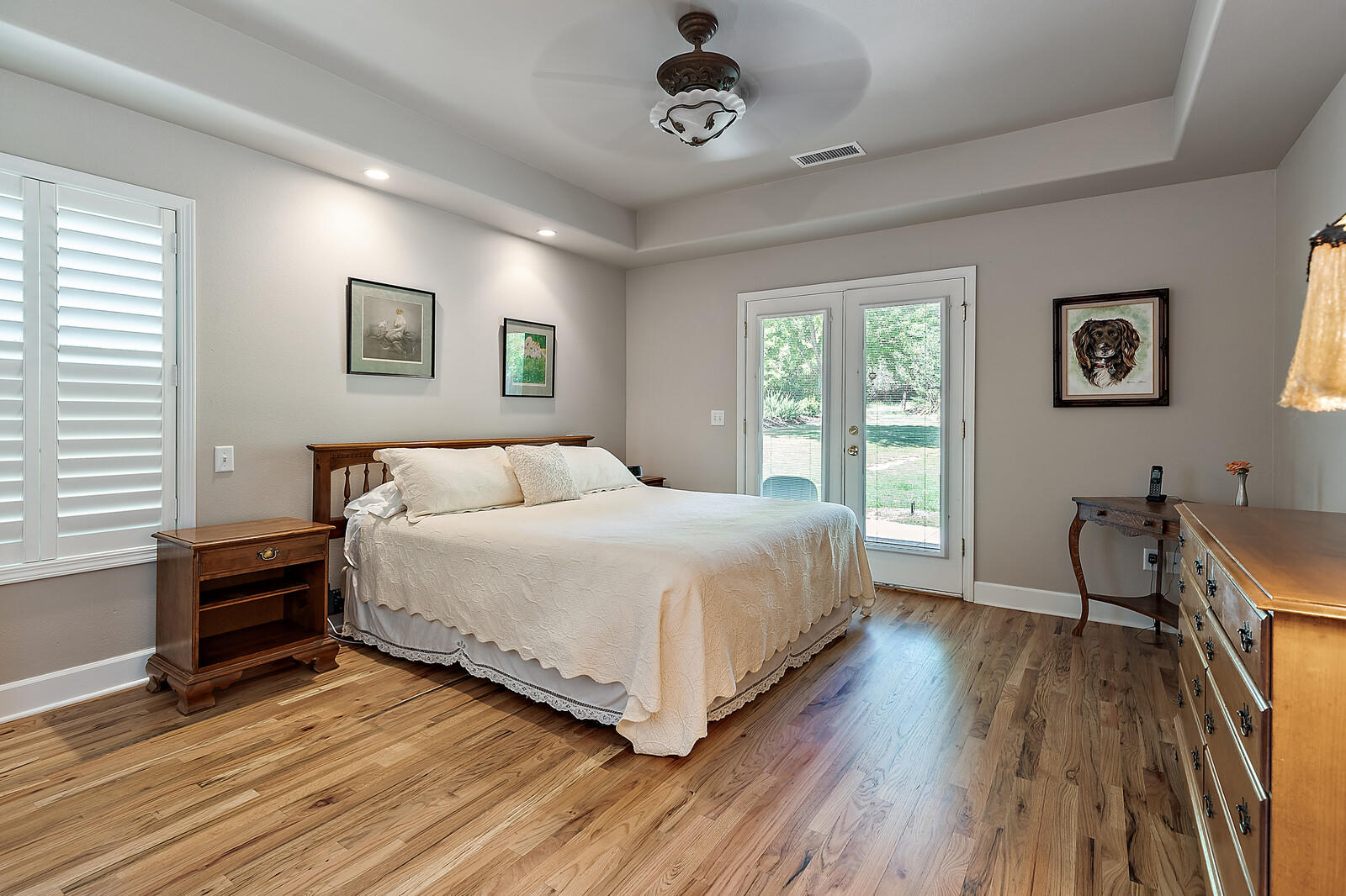 2056 Knowles Road Medford, OR 97501 - Photo 18 of 35 Spacious master bedroom with French doors leading out to the beautiful backyard